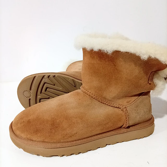 UGG Bailey Bow  , 38 5