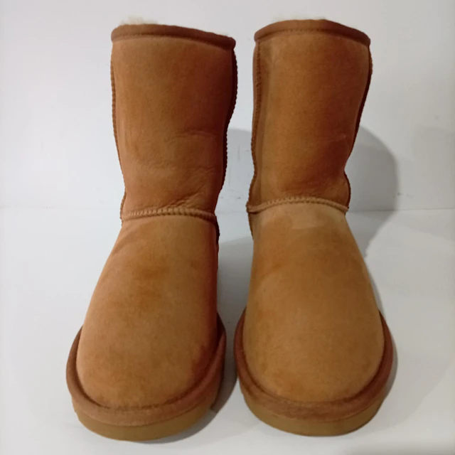 UGG Classic Short II , 38 3