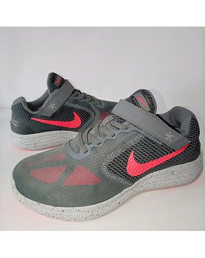 Nike Revolution 4  , 37,5
