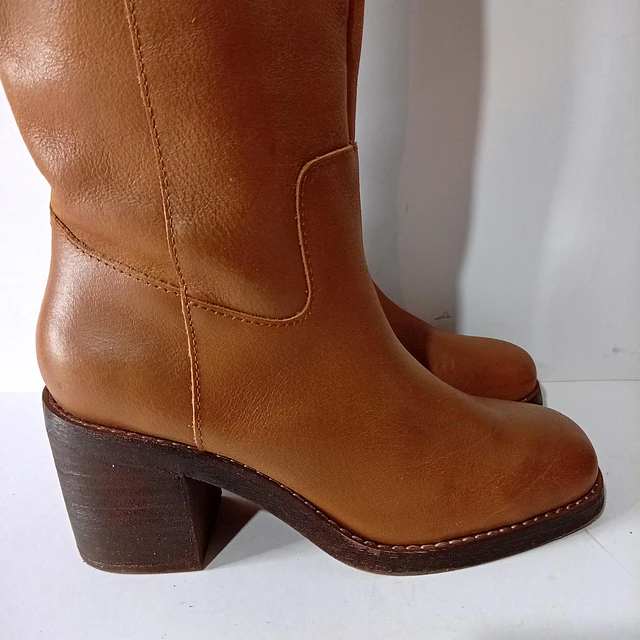 Crown Vintage , cuero ,37 6