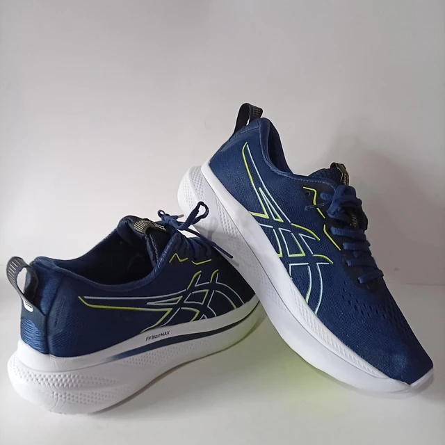Asics Gel Nimbus 26 , 27,5 cm 2