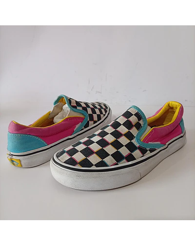 Vans , 33