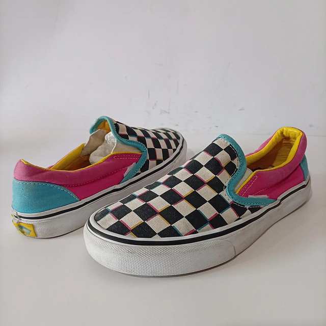 Vans , 33 1
