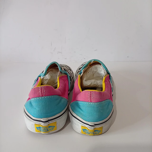 Vans , 33 3