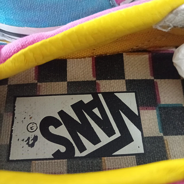 Vans , 33 5