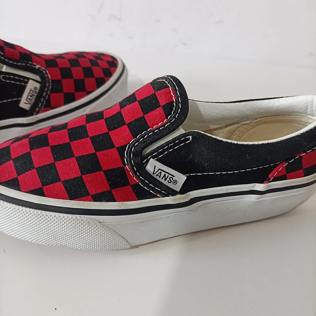 Vans , 28 4