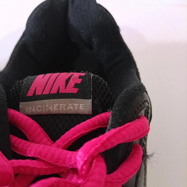 Nike , Incinerate , 36,5 4