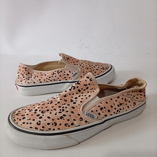 Vans , 37 1