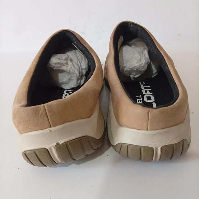 Merrell , 38 2
