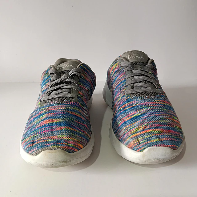 Skechers , 37 3
