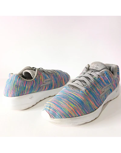 Skechers , 37