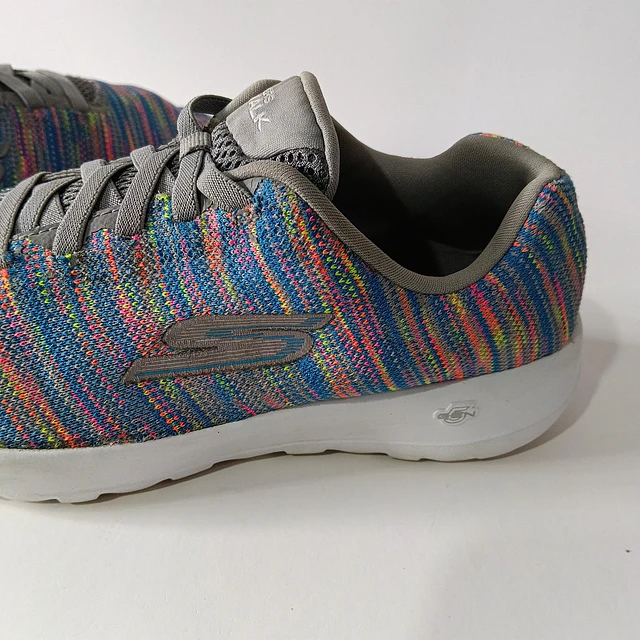 Skechers , 37 4