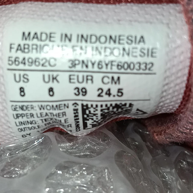 Converse , reno , 38 2