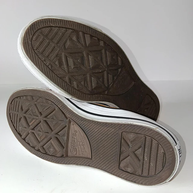 Converse , 36 5