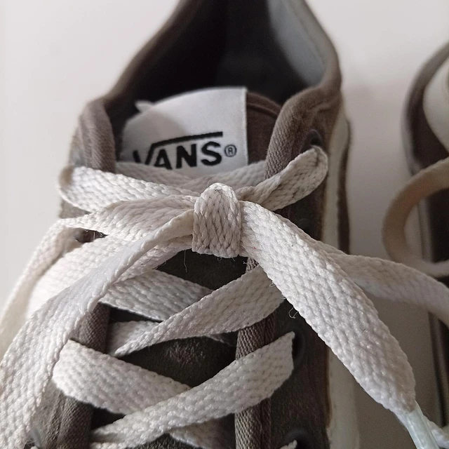 Vans , reno , 37 5