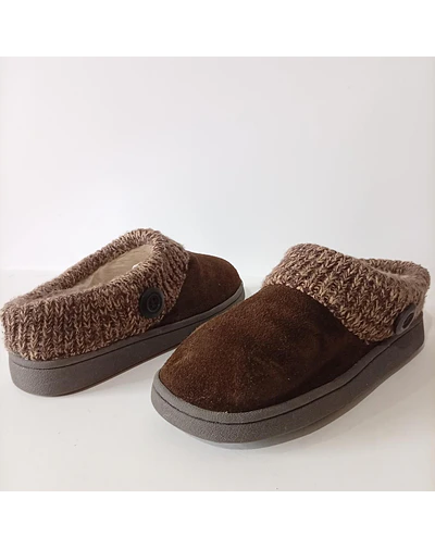 Clarks , reno , 37