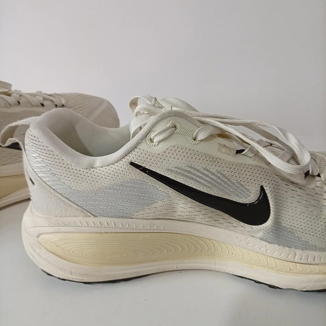 Nike Vomero 18 , 26 cm 6