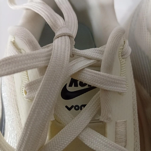 Nike Vomero 18 , 26 cm 7
