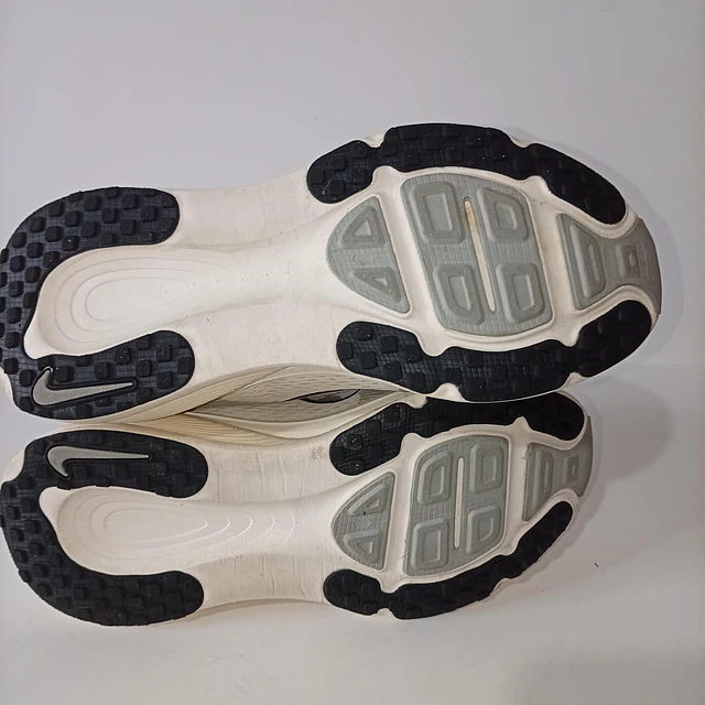 Nike Vomero 18 , 26 cm 8