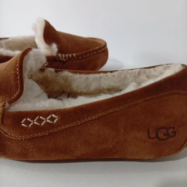 UGG Ansley 28 cm 4