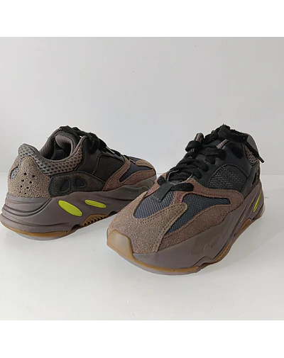 Adidas Yeezy  , 35