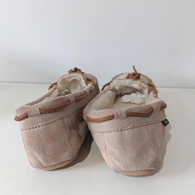 Clarks , reno , 40 4