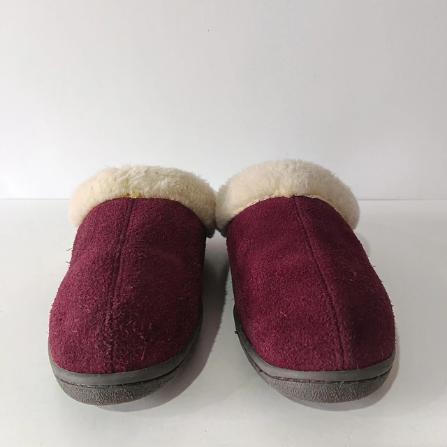 Clarks , reno , 39 2