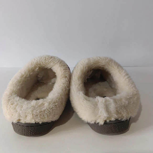 Clarks , reno , 39 4