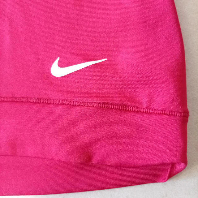 Nike , Talla L 3