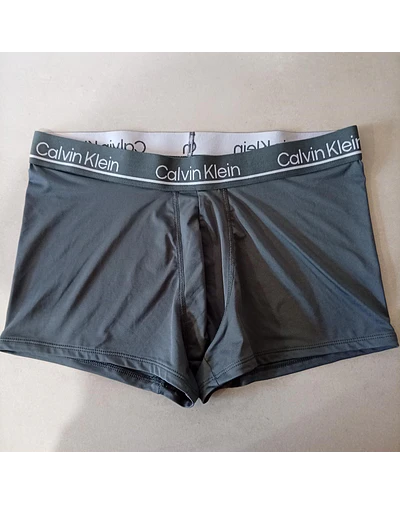 Calvin Klein , talla L