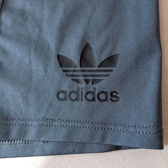 Adidas , talla L 2