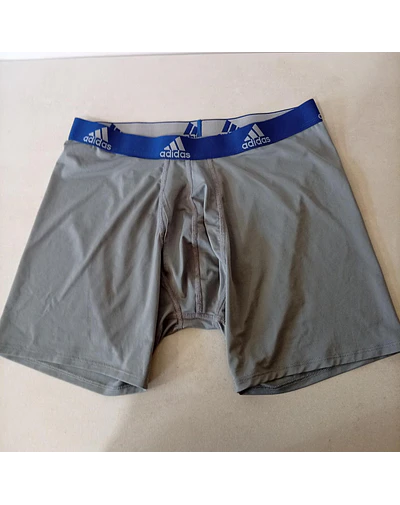 Adidas , talla L
