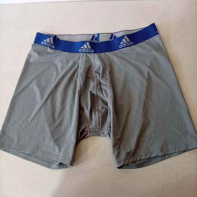 Adidas , talla L 1