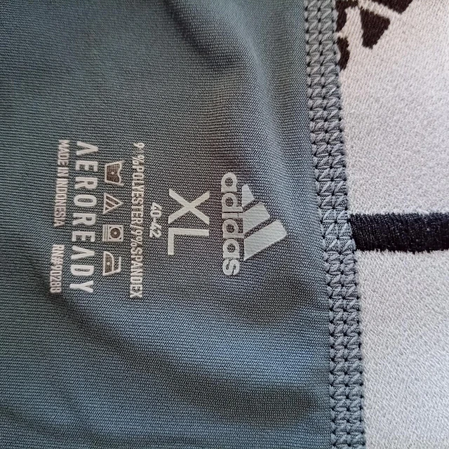 Adidas , talla XL 3