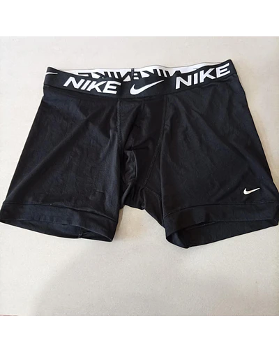 Nike , talla L