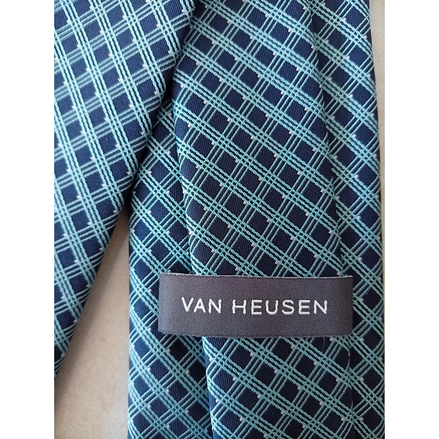 Van Heusen 4