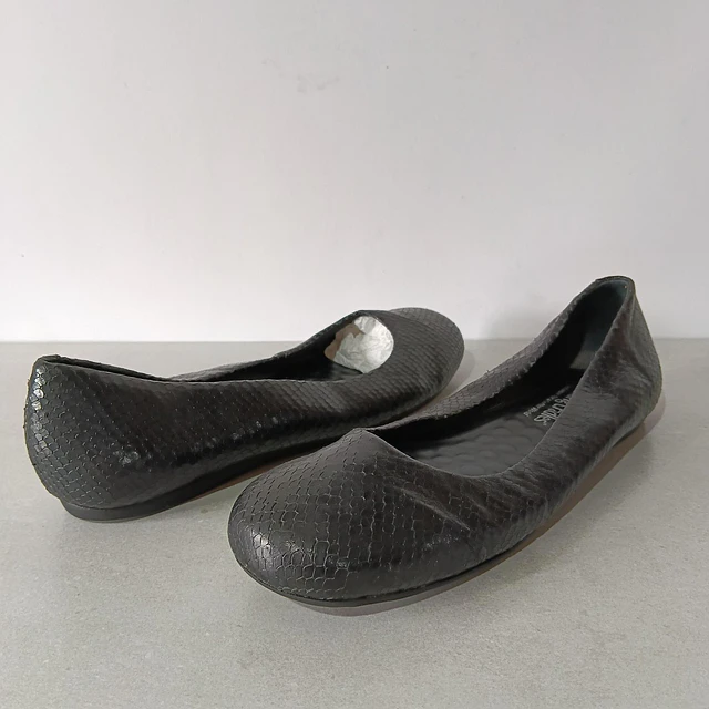 Walking Cradles , cuero , 37 1