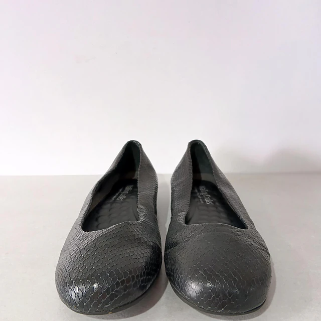 Walking Cradles , cuero , 37 4