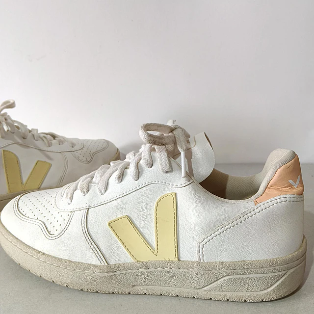 Veja , 38 4
