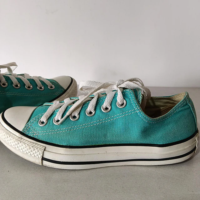 Converse , 37 2