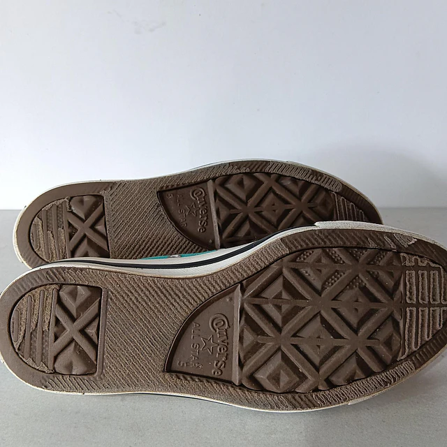 Converse , 37 5