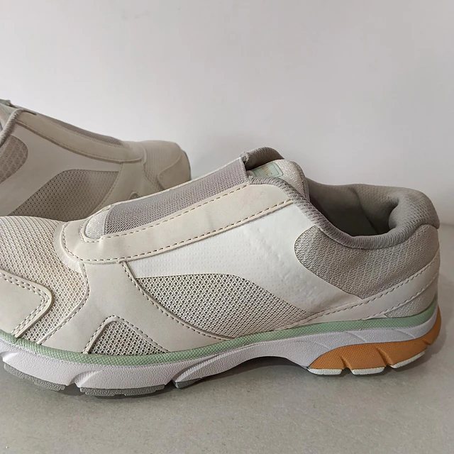 Vionic , 39 5