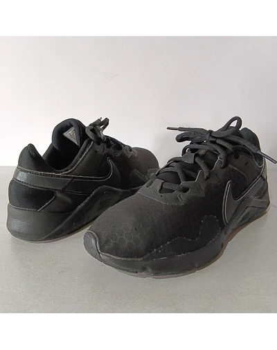 Nike , 38