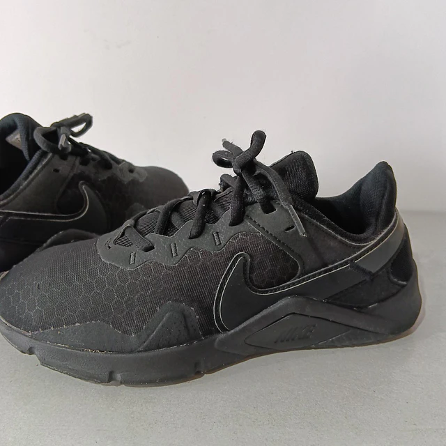 Nike , 38 2