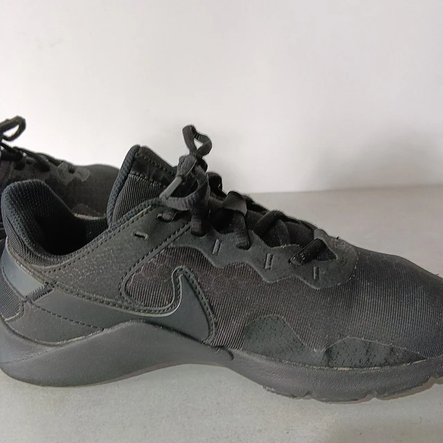Nike , 38 7