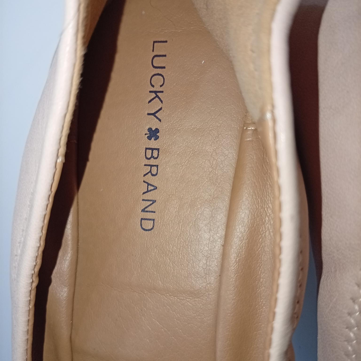 Lucky Brand . Cuero , 40