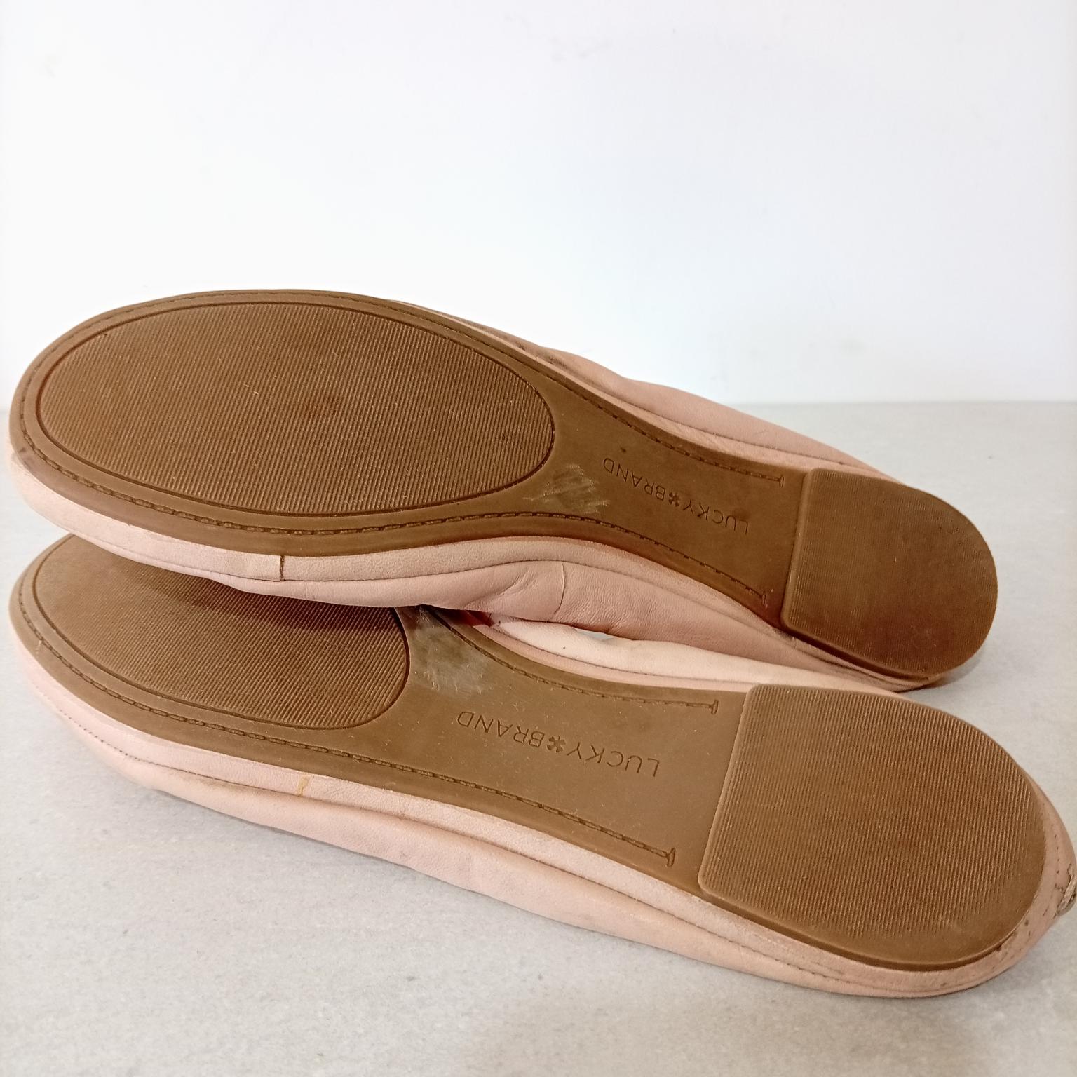 Lucky Brand . Cuero , 40