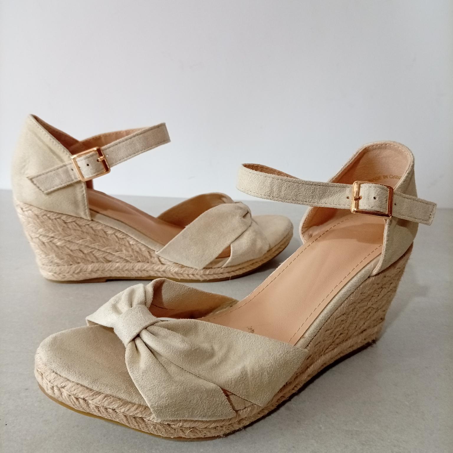 Chalas , 38