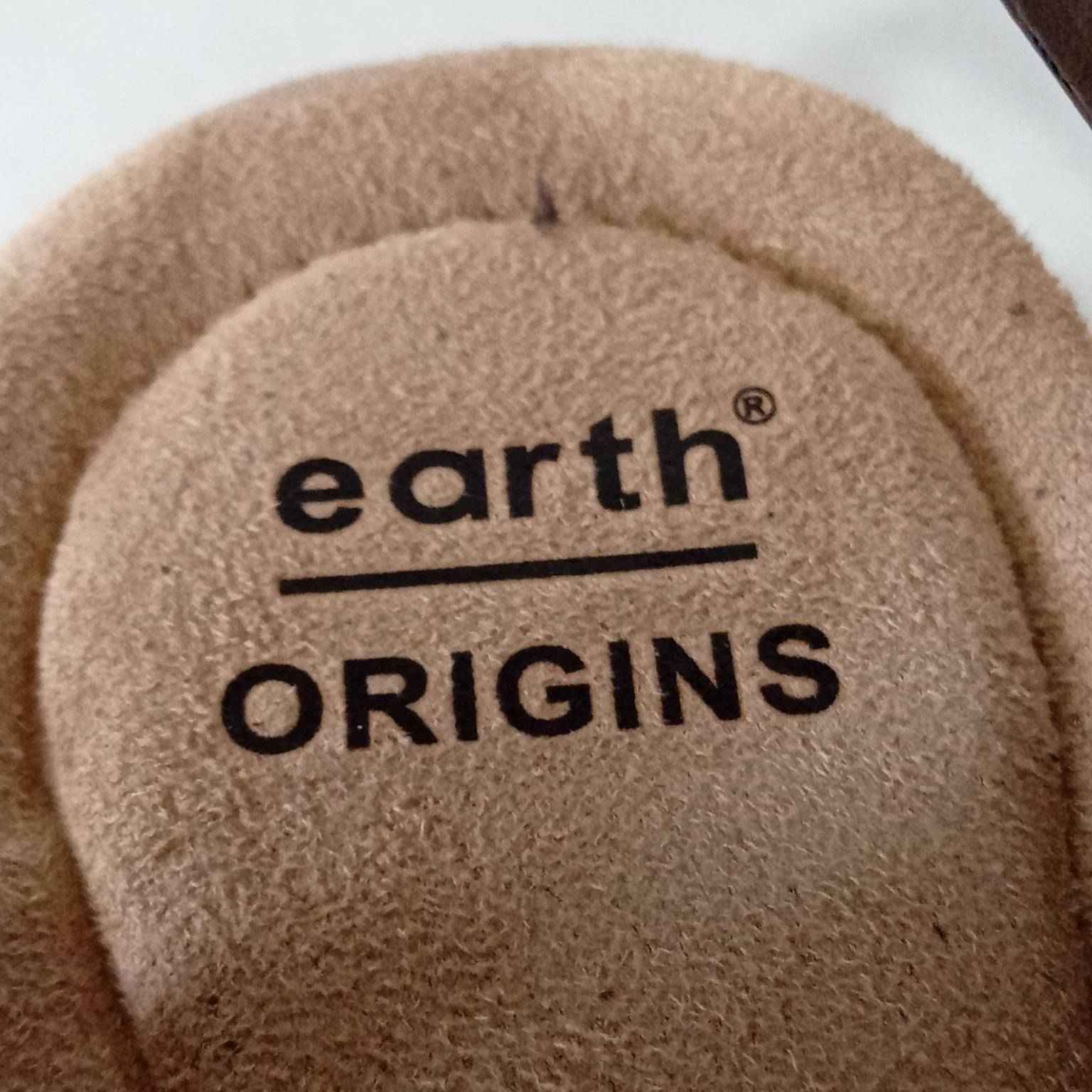 Earth , cuero , 39,5