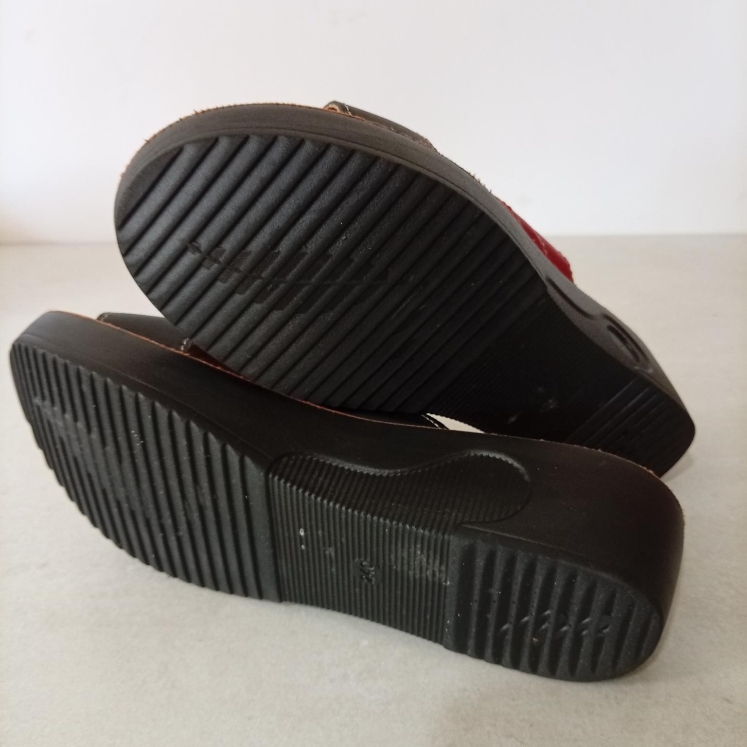 Chalas de cuero , 37